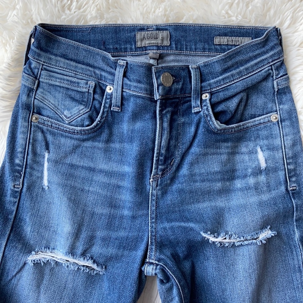 A Golde high rise Sophie distressed jeans ✨